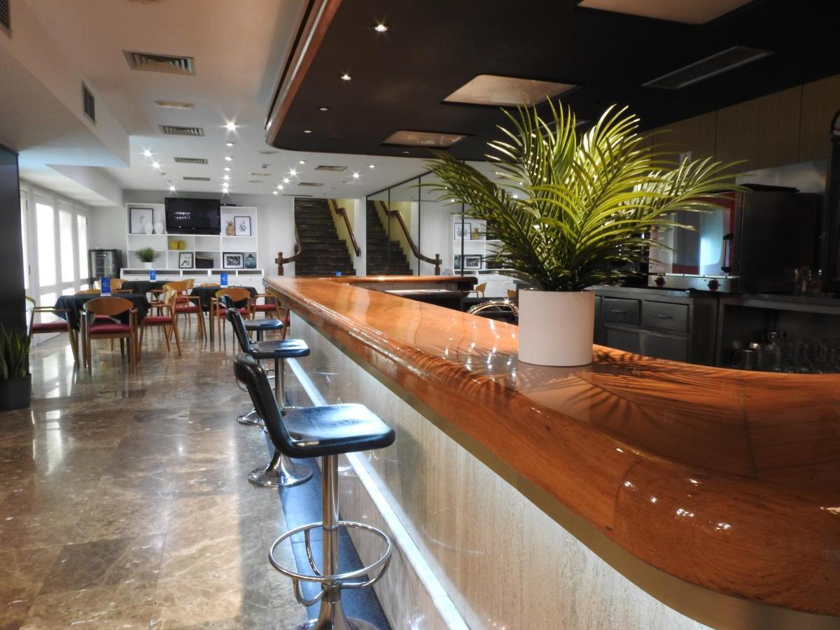 Hotel Leuka لقنت المظهر الخارجي الصورة