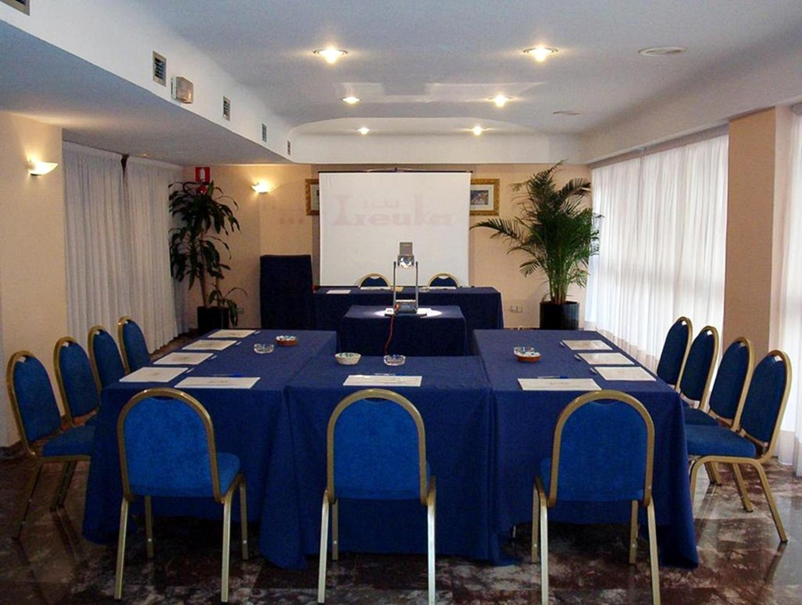 Hotel Leuka لقنت المرافق الصورة