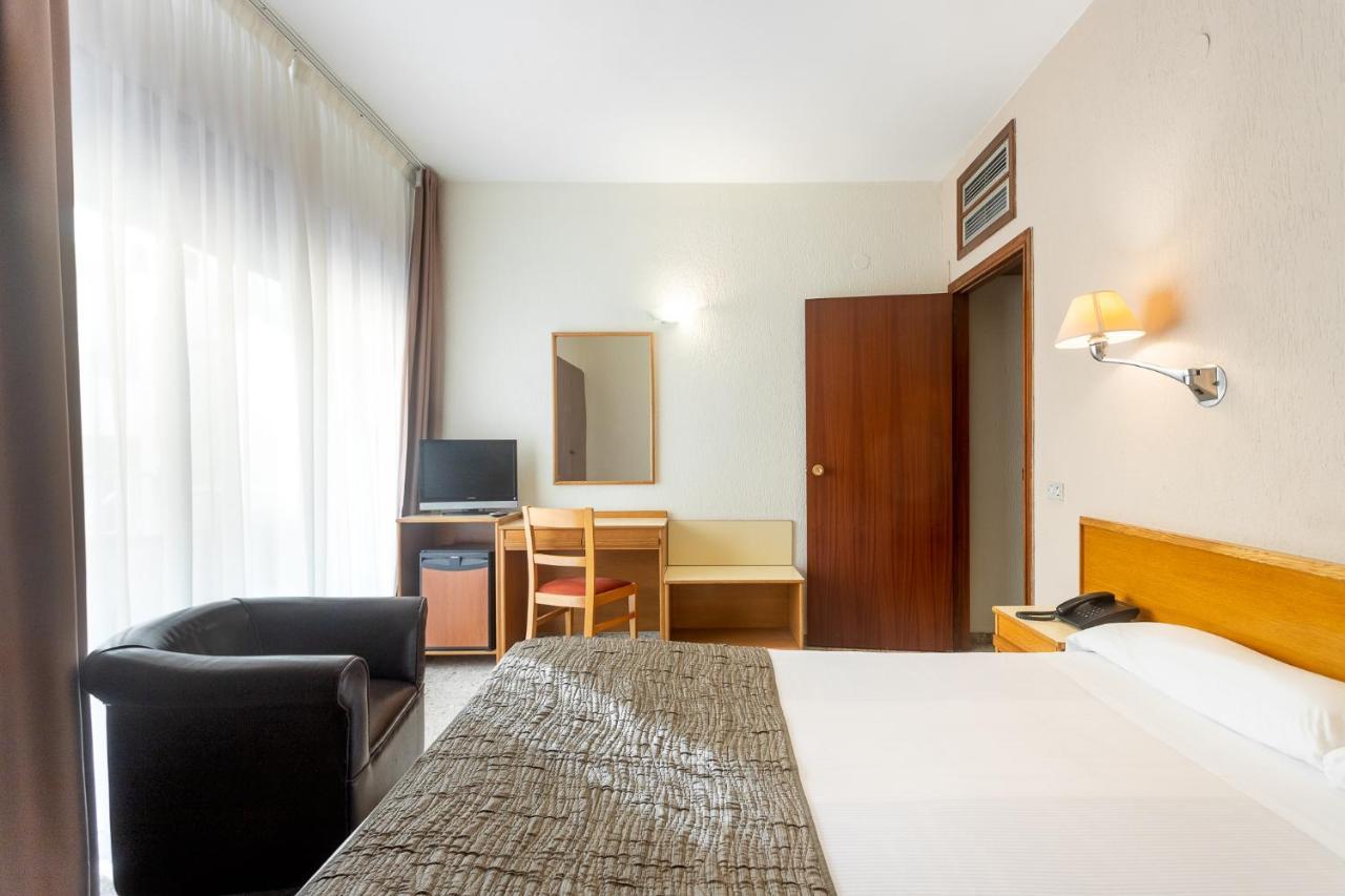 Hotel Leuka لقنت المظهر الخارجي الصورة
