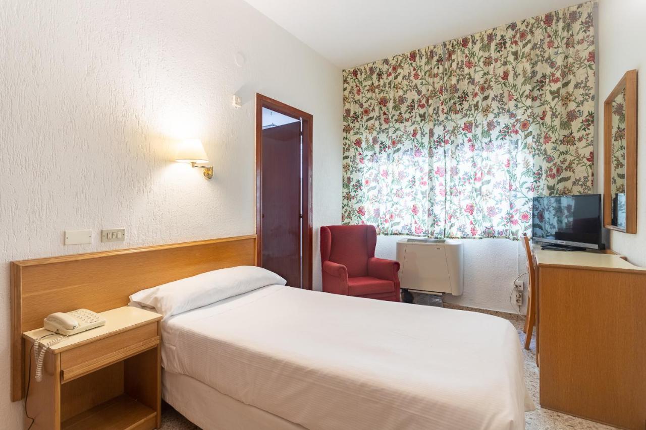 Hotel Leuka لقنت المظهر الخارجي الصورة