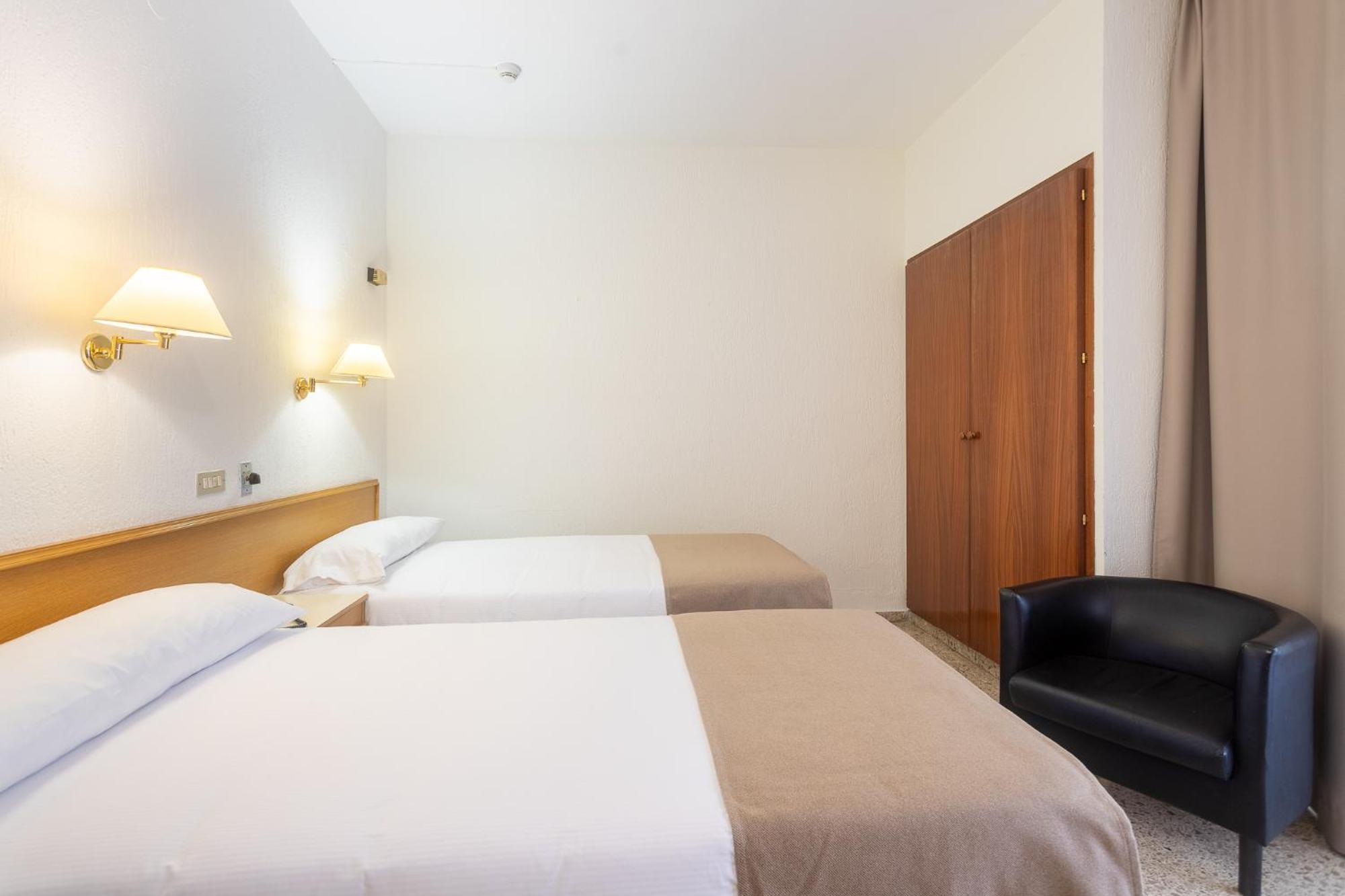 Hotel Leuka لقنت المظهر الخارجي الصورة