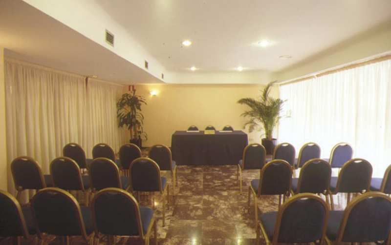 Hotel Leuka لقنت المظهر الخارجي الصورة