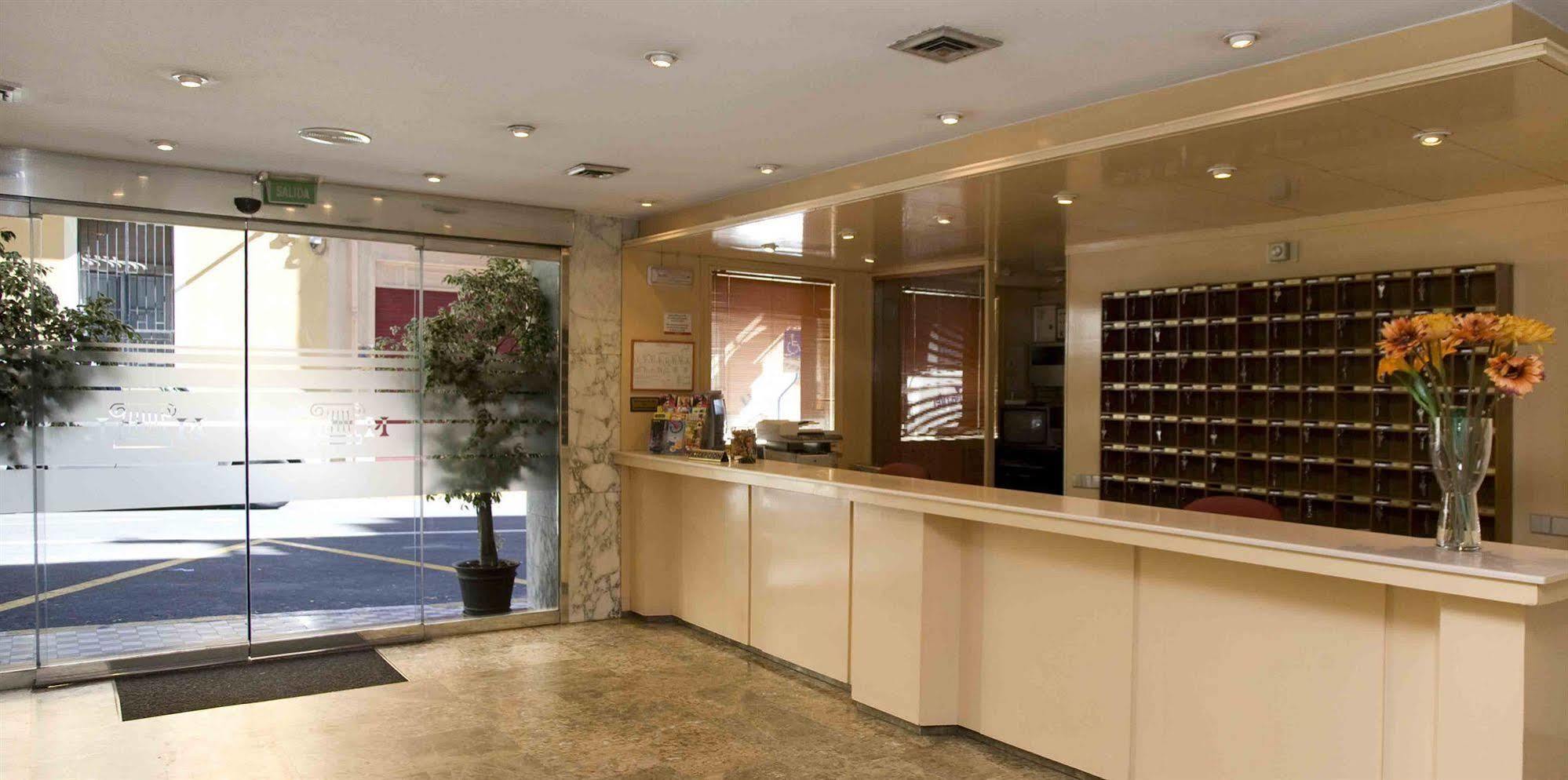 Hotel Leuka لقنت المظهر الخارجي الصورة