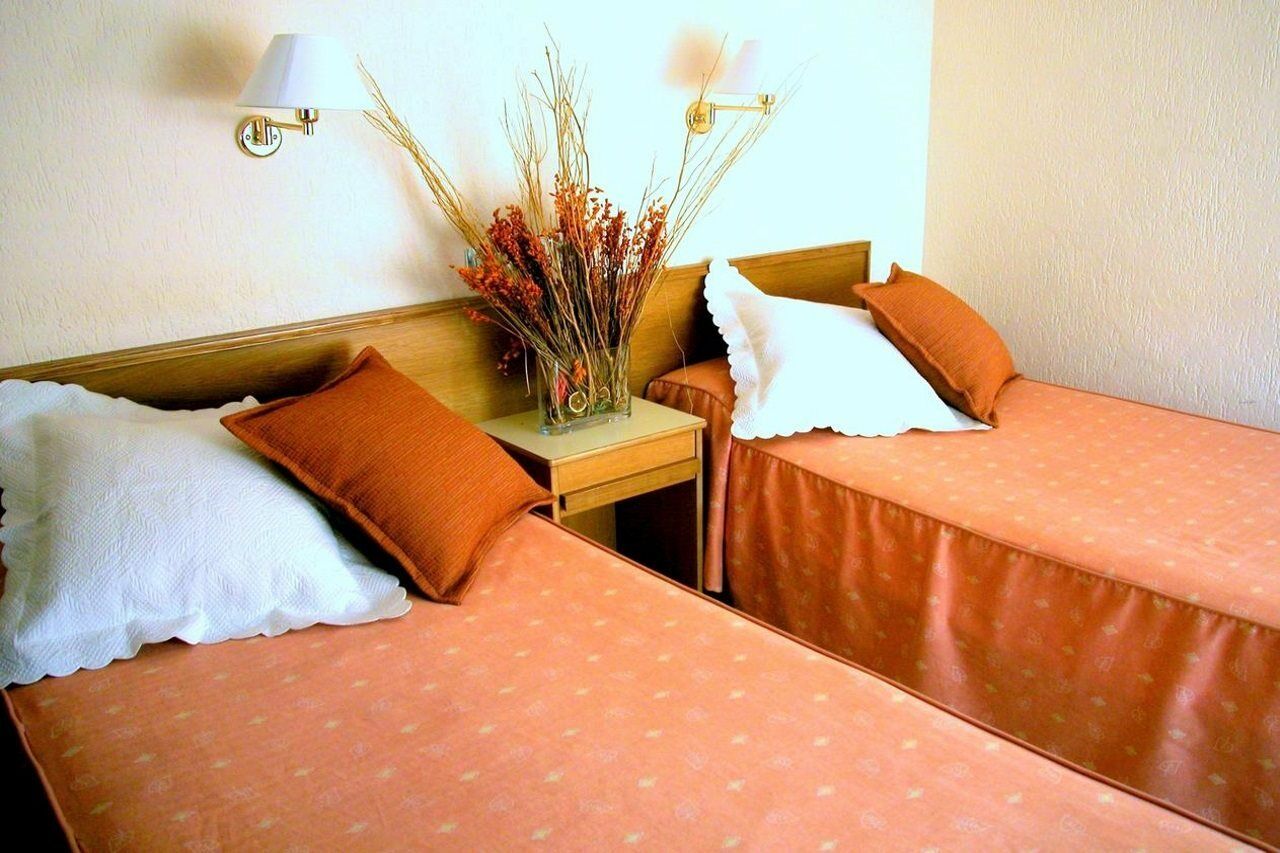 Hotel Leuka لقنت المظهر الخارجي الصورة