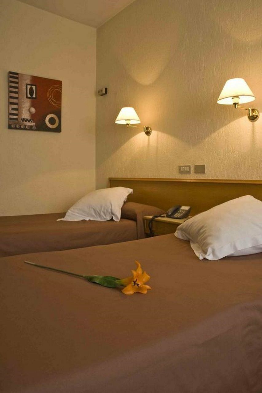 Hotel Leuka لقنت المظهر الخارجي الصورة